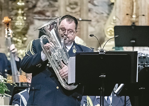 Szalóky Béla - ezúttal muzsikál