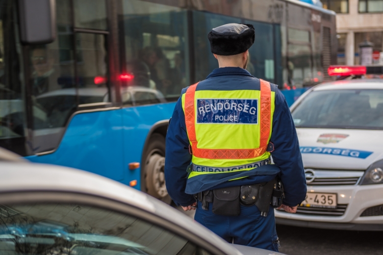 látvány közlekedési rendőrök bizonyítványa