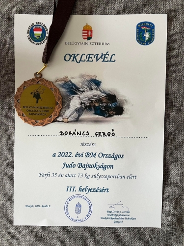 kép