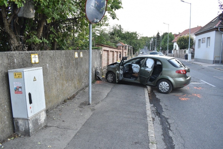 kép