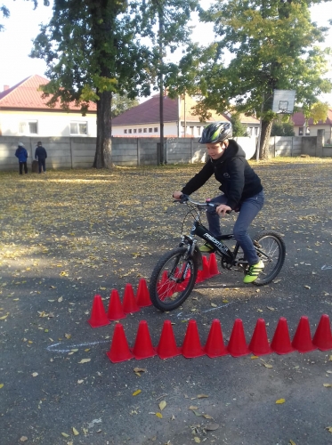 kép