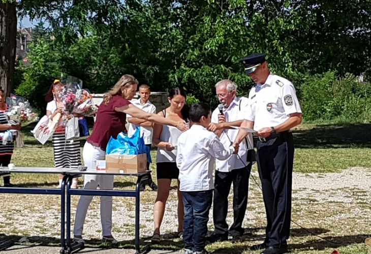 Évzáró ünnepség a tatabányai Füzes Utcai Általános Iskolában