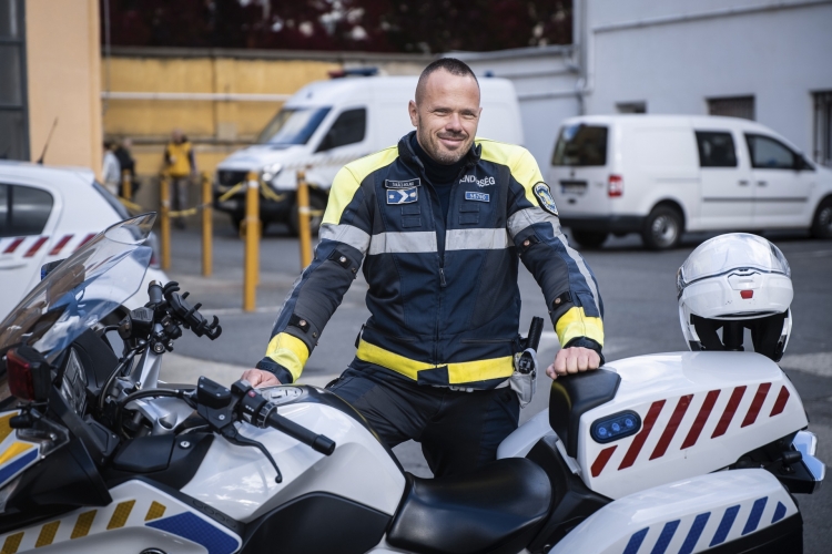 Takács Roland zászlós