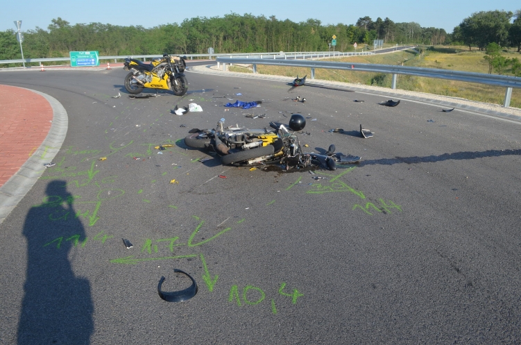 Motoros baleset