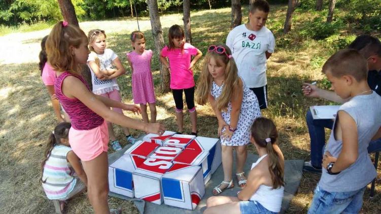 KRESZ kirakó