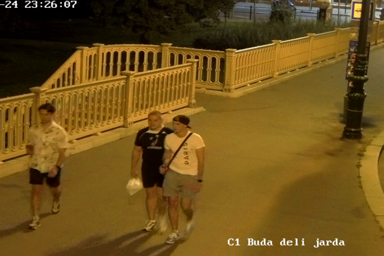 Letörték a kőkereszteket a Margit hídnál | A Rendőrség hivatalos honlapja