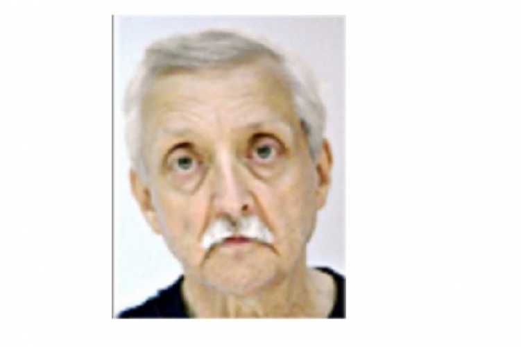 idős bácsi elkóborolt otthonról