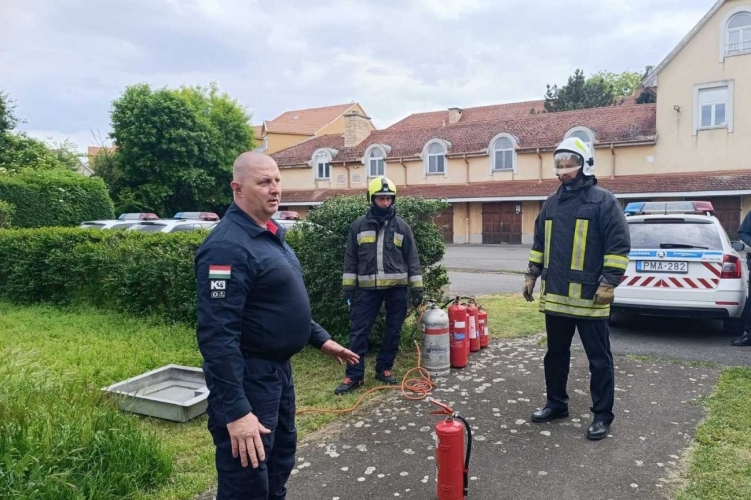 Gyakorlatban és elméletben is képezték magukat a rendőrök