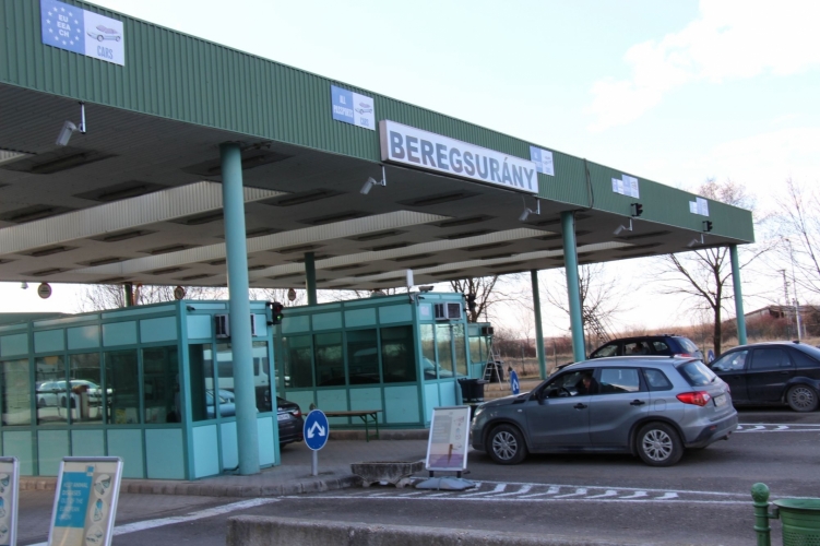 Megindult a határforgalom a beregsurányi közúti határátkelőhelyen
