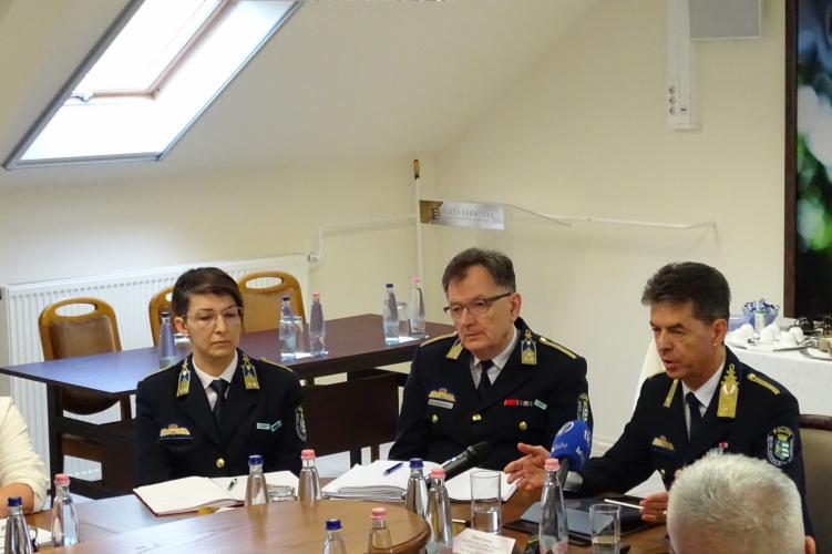 Egyhangú igen a rendőrségi beszámolóra