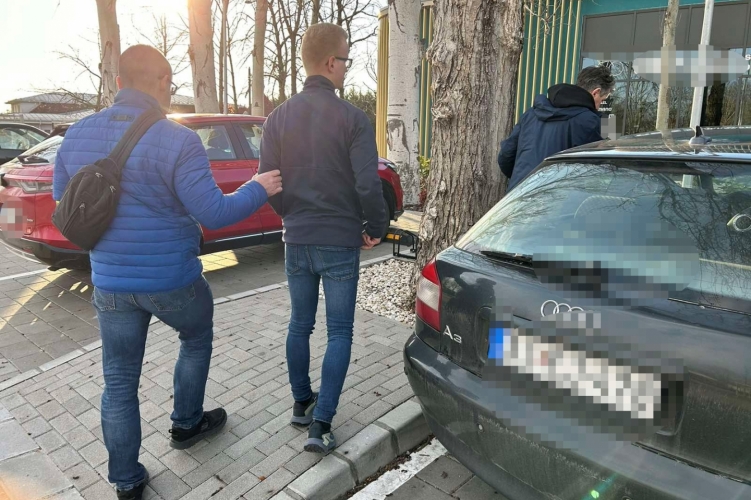 Nőket videózott az illemhelyiségekben