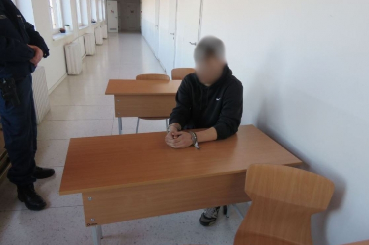 Iskolatársainak is árulta a drogot