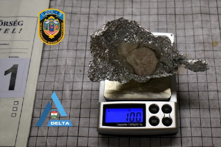 Befuccsolt a kábítószerüzlet. Fotó: rendőrség