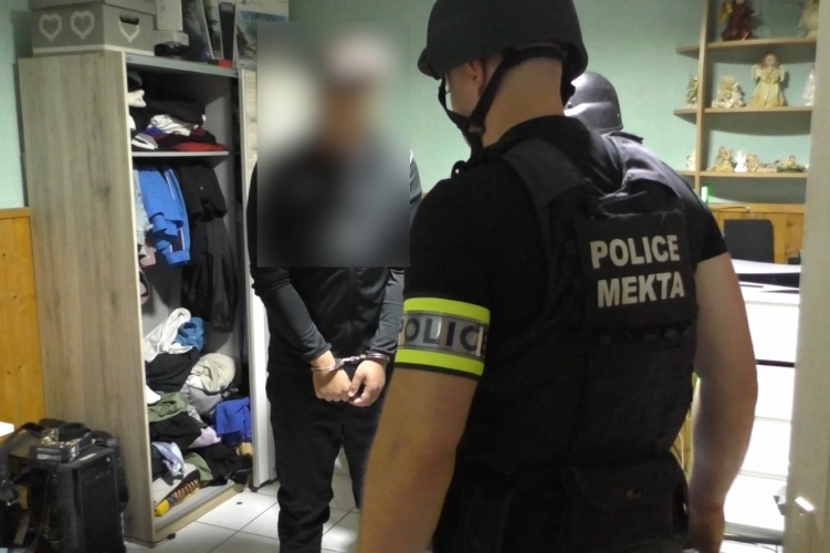 Tapolcai díler kezén kattant a bilincs